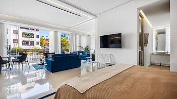 Stylish King-bed Unit - Pool - Ocean View - Gym