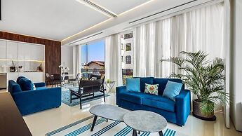 Stylish King-bed Unit - Pool - Ocean View - Gym