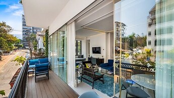 Stylish King-bed Unit - Pool - Ocean View - Gym