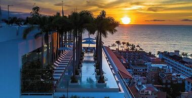 Stylish King-bed Unit - Pool - Ocean View - Gym
