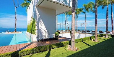 Stylish King-bed Unit - Pool - Ocean View - Gym