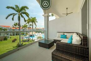 2BR Condo in Acapulco With Private Patio - Pool