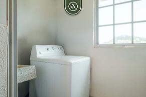 2BR Condo in Acapulco With Private Patio - Pool