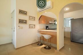 2BR Condo in Acapulco With Private Patio - Pool