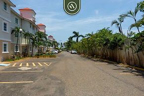 2BR Condo in Acapulco With Private Patio - Pool