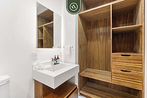 New 1 BR Condo - Rooftop Pool - Romantic Zone