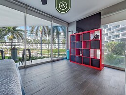 Beachfront 3BR Condo - Pool - Beach Club
