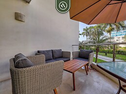 Beachfront 3BR Condo - Pool - Beach Club