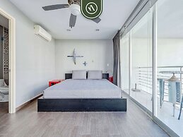 Beachfront 3BR Condo - Pool - Beach Club