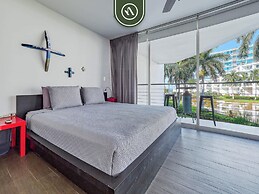 Beachfront 3BR Condo - Pool - Beach Club