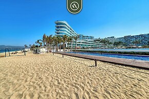 Beachfront 3BR Condo - Pool - Beach Club