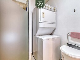 Cozy Beachfront Studio - Beach Club - Pools