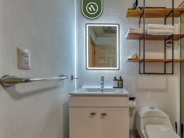 Cozy Beachfront Studio - Beach Club - Pools