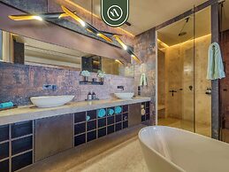 Two Story 2 BR Penthouse - Pool - Ocean View