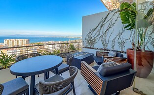 Two Story 2 BR Penthouse - Pool - Ocean View