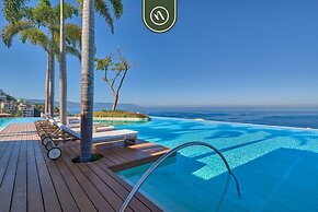 Two Story 2 BR Penthouse - Pool - Ocean View
