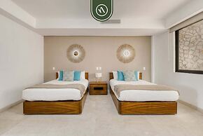 Luxury 4 BR Condo - Amazing Bay View - Pool