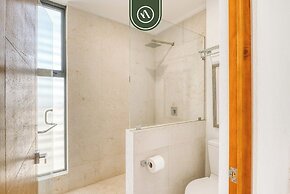 Luxury 4 BR Condo - Amazing Bay View - Pool