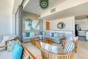 Luxury 4 BR Condo - Amazing Bay View - Pool