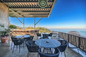 3 BR Condo - Private Terrace and Pool - Oceanview