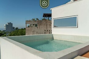 3 BR Condo - Private Terrace and Pool - Oceanview