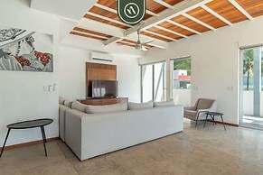 3 BR Condo - Private Terrace and Pool - Oceanview