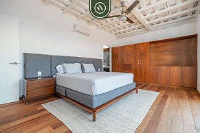 3 BR Condo - Private Terrace and Pool - Oceanview