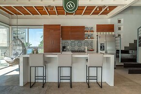 3 BR Condo - Private Terrace and Pool - Oceanview