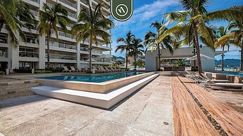 Luxury Oceanfront 3 BR Penthouse - Beach