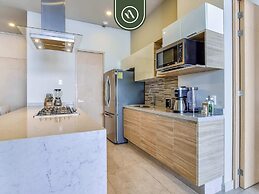 Luxury Oceanfront 3 BR Penthouse - Beach