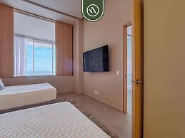 Luxury Oceanfront 3 BR Penthouse - Beach