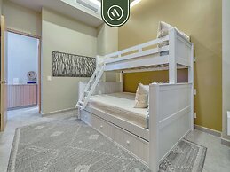 Luxury Oceanfront 3 BR Penthouse - Beach
