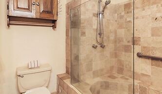 Ocean View 1Br Condo-balcony-beach-pool - 301