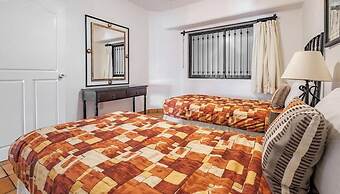 Amazing 2 BR Condo Overlooking the Pool - Romantic Zone