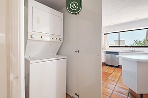 Amazing 2 BR Condo Overlooking the Pool - Romantic Zone