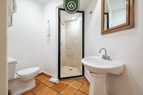 Amazing 2 BR Condo Overlooking the Pool - Romantic Zone