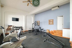 Amazing 2 BR Condo Overlooking the Pool - Romantic Zone