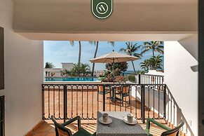 Amazing 2 BR Condo Overlooking the Pool - Romantic Zone