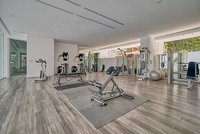 Luxury 1BR APT - Beach View - Jacuzzi - King Bed