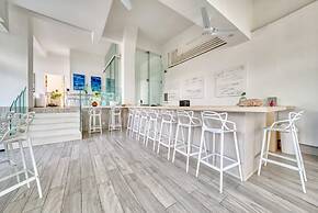 Luxury 1BR APT - Beach View - Jacuzzi - King Bed