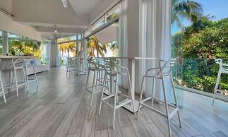 Luxury 1BR APT - Beach View - Jacuzzi - King Bed