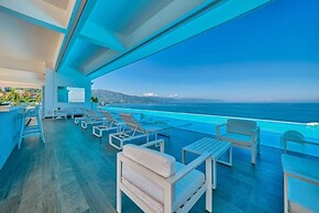 Luxury 1BR APT - Beach View - Jacuzzi - King Bed