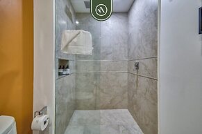 Stunning 2 BR Condo in Romantic Zone - Pool