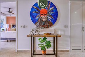 Stunning 2 BR Condo in Romantic Zone - Pool