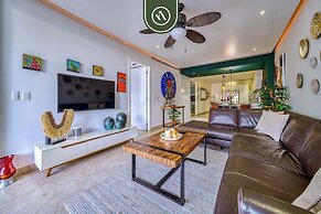 Stunning 2 BR Condo in Romantic Zone - Pool