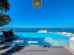 Stunning 2 BR Condo in Romantic Zone - Pool