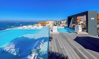 Stunning 2 BR Condo in Romantic Zone - Pool