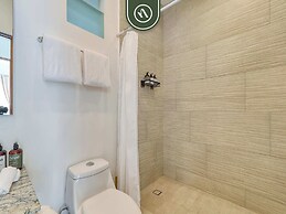 New 1BR Condo in Versalles With Rooftop Pool