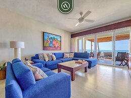 Oceanview 4 BR Condo - Pool - Beach - Terrace