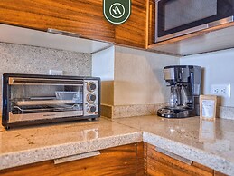 Oceanview 4 BR Condo - Pool - Beach - Terrace